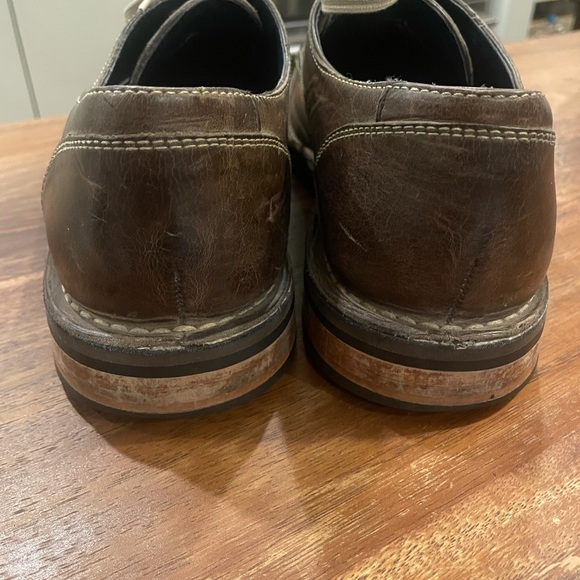 Cole Haan Brown Leather Shies with Nike Air Soles - Picture 3 of 6